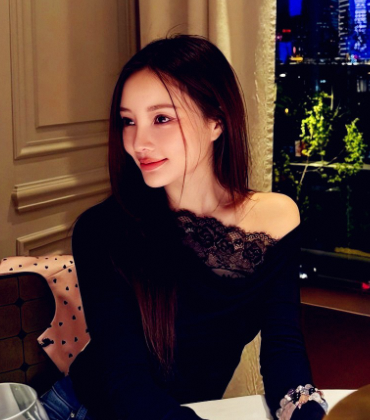 李小璐家庭聚会大秀时尚 甜馨成长超优秀