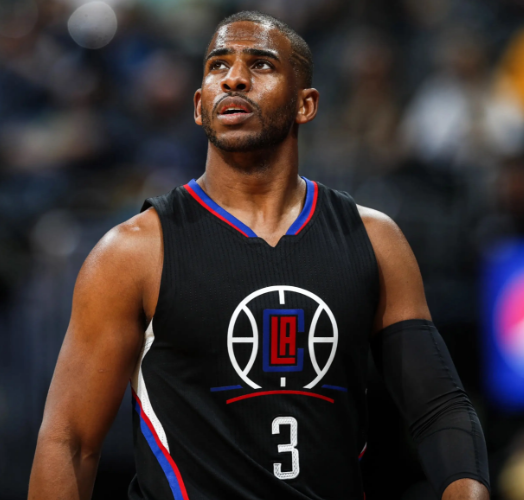 说实话保罗目前的境遇和使用，比较尴尬
他如果还想去别的地方发光发热，快船应该成全