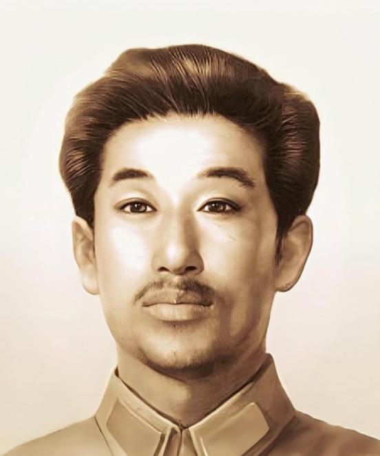 1942年，赵尚志牺牲后，一个汉奸在验尸时，用脚踢了踢他的脑袋，这时，旁边叛变的