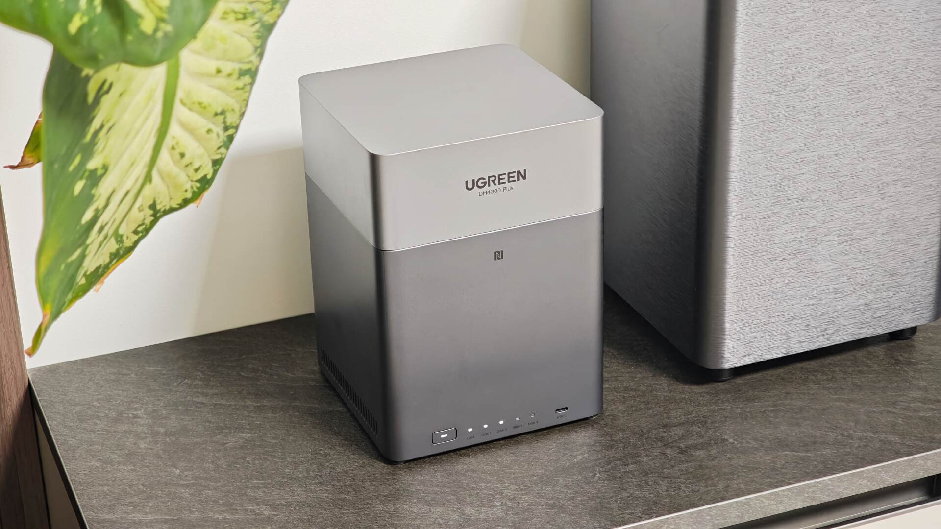 娃子的成长见证官——绿联D4300 Plus，让家庭影像存储更有温度！