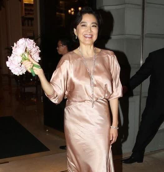 不知道什么原因，有很多男人都喜欢这一位女演员，看照片也看不出她有什么特别高的颜值