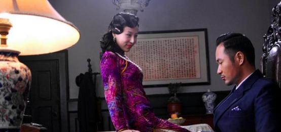 1907年，那时的杜月笙还只是个名不见经传的小混混，靠着在黄金荣手下跑腿混日子。