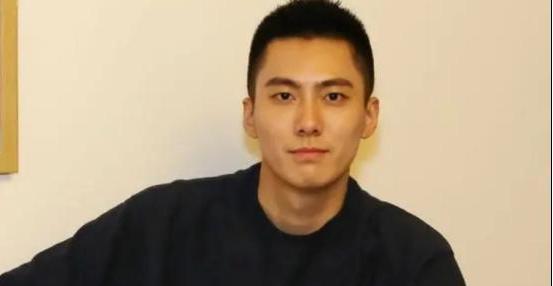 2008年，福建一考生拒绝保送清华，班主任说他狂妄，学生说他自大，为了心中目标他