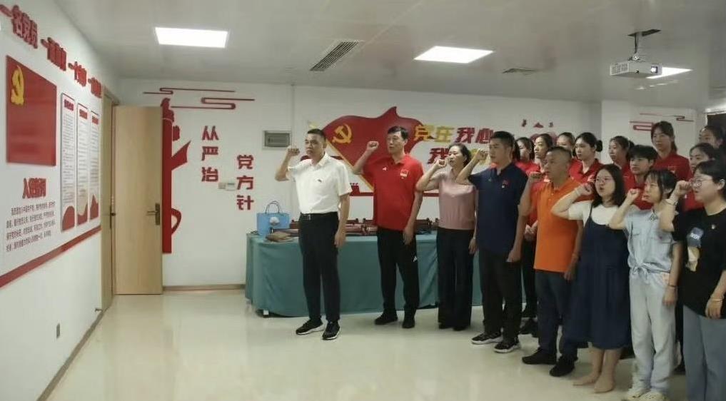 中国女排2名队员离队！距离世界女排联赛第三周美国阿灵顿开赛，还有6天时间，正在北
