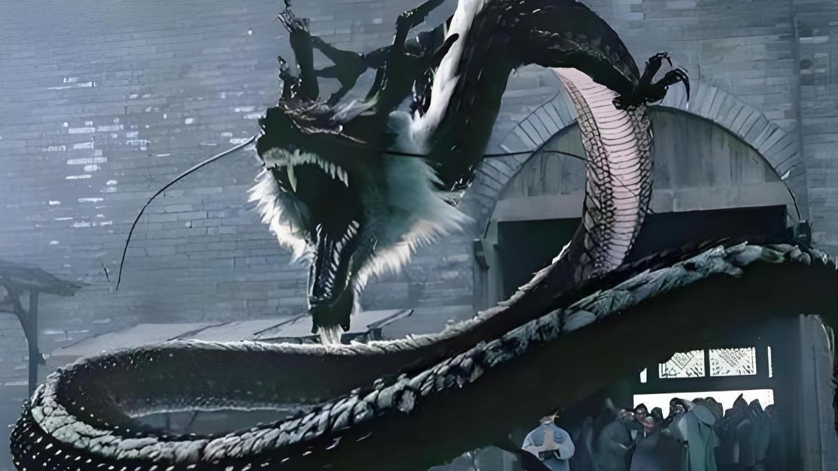 锁龙井：无尽的黑铁链，另一头囚禁着巨兽