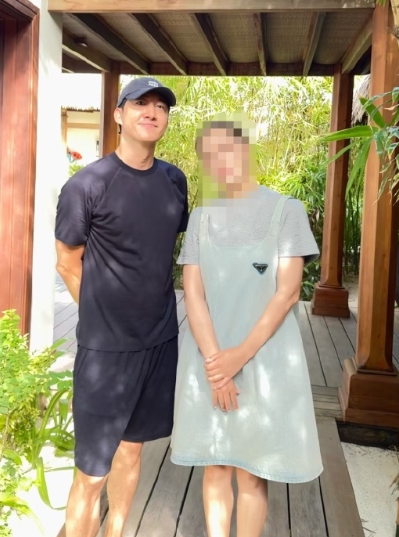 有网友在马尔代夫的华尔道夫偶遇王阳和任重，网友说他俩都是带着家人来马尔代夫，天天