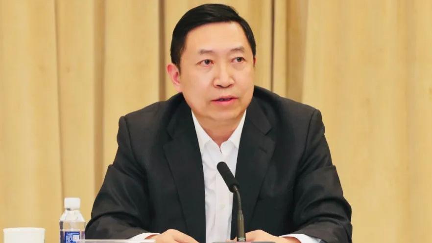 权力的“核”心与纪律的红线：顾军落马背后的国企反腐新警示