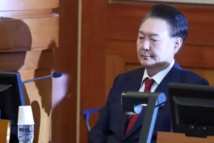 尹锡悦涉嫌内乱罪首次开庭，可能是死刑！总统民调支持率，李在明排名第一！
4月14