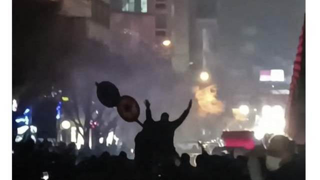 特朗普：美国已经准备好为伊朗人提供帮助