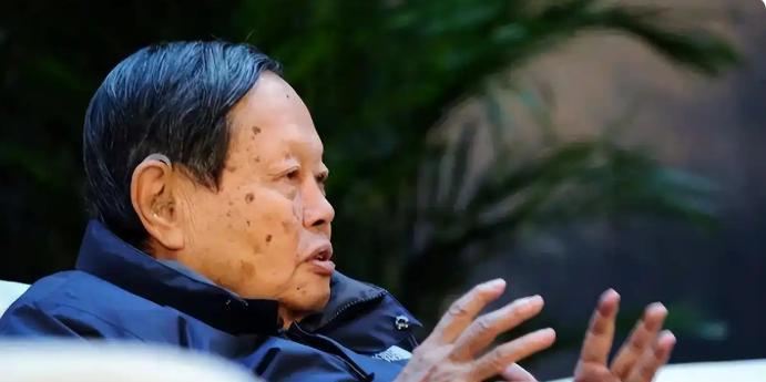杨振宁将清华薪资，诺贝尔奖金捐献出来，看到金额，才知道多伟大
比起老同学邓稼先，