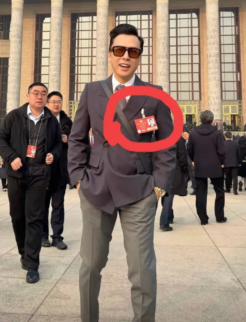 甄子丹一生做了两个极为正确的决定

一次在2009年，他46岁

一次在2025