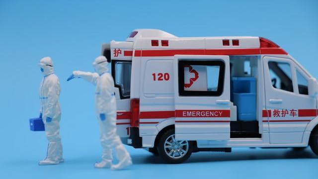 “天价救护车” 事件发酵：多家转运公司停接 ECMO 单，官方责令退费