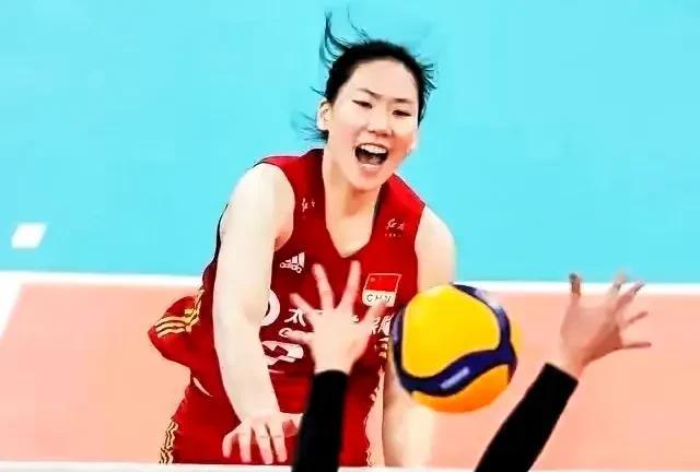 大运会中国女排打蒙古，打阿根廷，两场比赛周页彤拿到了8个发球得分，实在是太惊艳了
