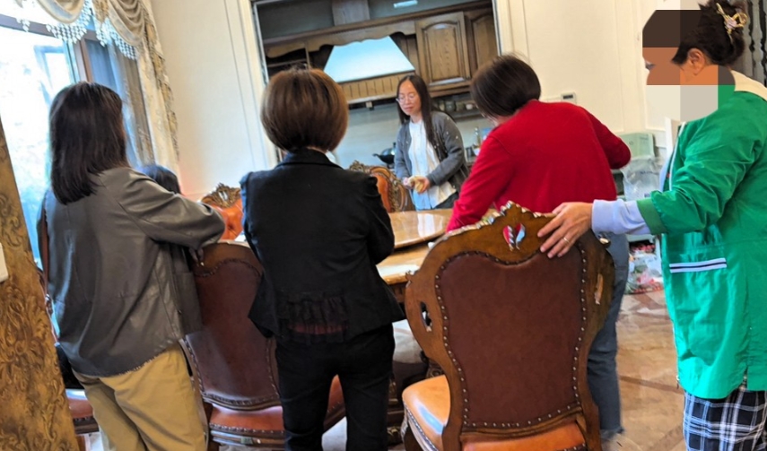 62岁大姐的一场黄昏恋，真的是引狼入室了！
今年62岁的大姐退休前是一位有着特级