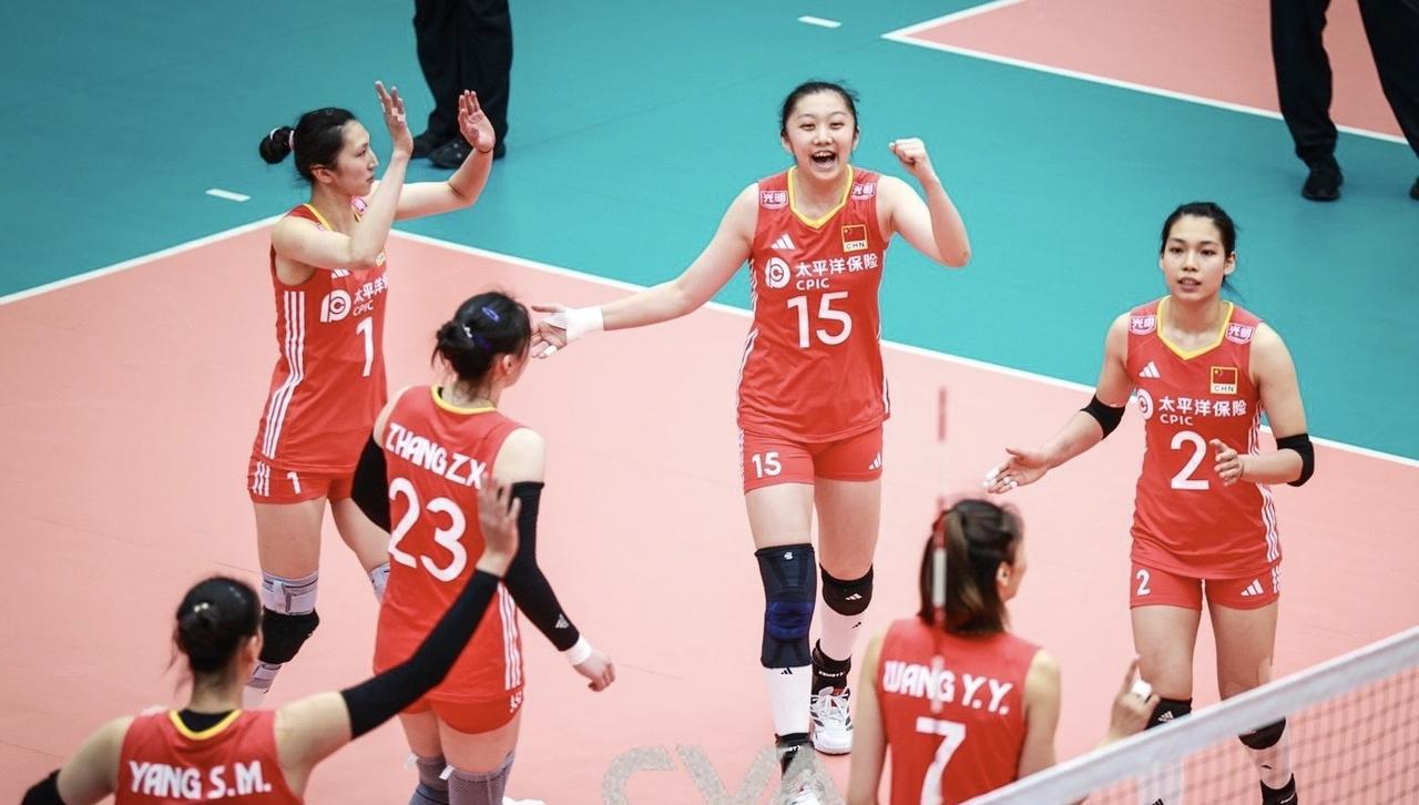 中国女排4:1法国友谊赛图片出炉！
刚刚，中国排协将前几天中国女排与法国队的友谊