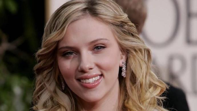 女神斯佳丽·约翰逊主演新版《驱魔人》电影