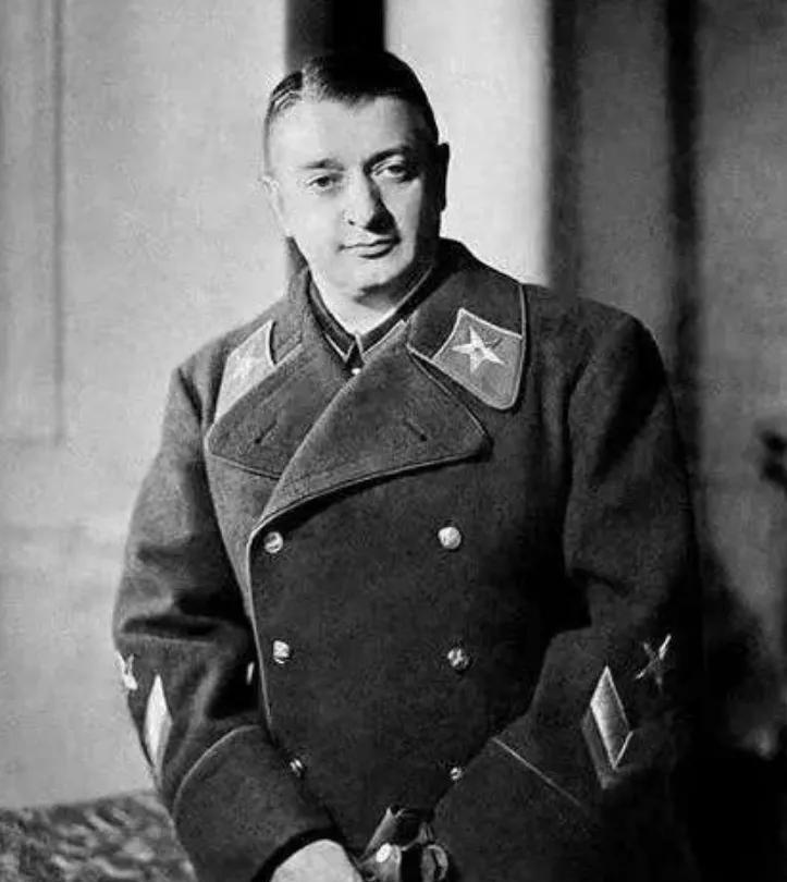 1937 年 6 月，苏联元帅图哈切夫斯基被斯大林以 “间谍、背叛祖国、准备恐怖