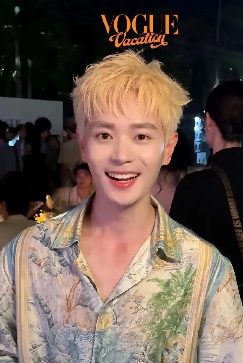 为什么曹俊长得那么好看却不火呢
原因很简单
他颜值没问题，演技没问题，最主要是