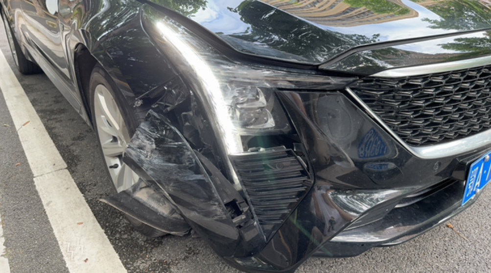 凯迪还是靠谱的
今天路口超车，那个路直行和左转一起放，然后有个人闯红灯左转的网约