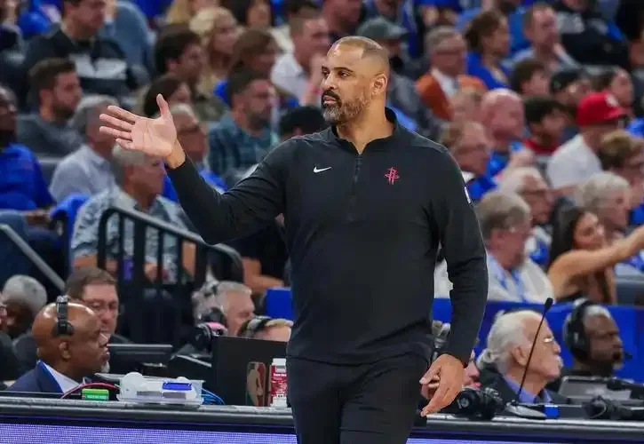 谁能想到火箭主帅乌度卡会成为当今NBA的香饽饽？今天美国名记Chris Mann