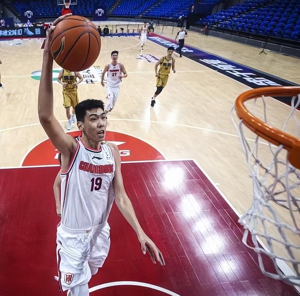 杨瀚森能够首轮16顺位被NBA球队选中，为什么徐昕不可以？
原因还是在于，徐昕在