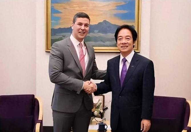 第二个立陶宛出现了？

主动邀请赖清德访问，中国68年的友谊喂了狗

巴拉圭这波