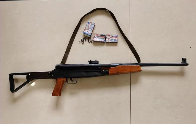 摆个射击摊居然被判 3 年半！天津街头摆摊打气球的大妈怎么也想不到，自己摆摊上的