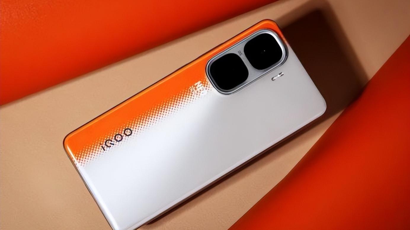 中端机“卷王”，2K屏+7500mAh+100W闪充，OPPO太猛了！