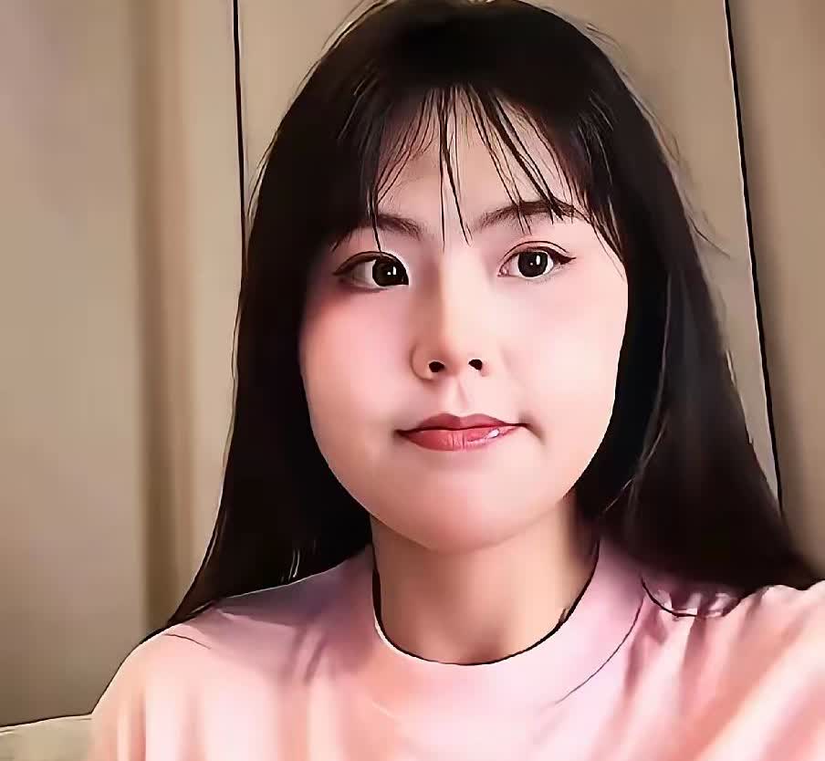 刚查了一下李月汝，  
不查不知道，  
原来这位中国女篮的顶尖中锋，放弃了