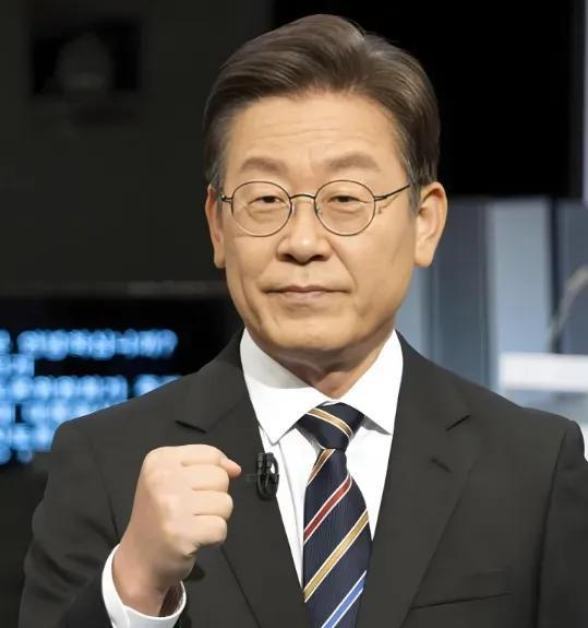 李在明：尹锡悦被判处终身监禁，不应赦免。
财联社6月1日电，据韩媒报道，韩国共同