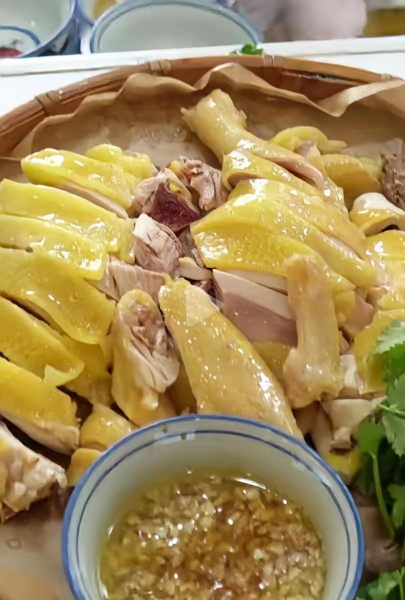 我有一个疑问，全进华被淘汰这事，到底是食材问题、还是火候的问题？
白切鸡，算是很