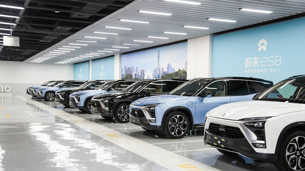 听句劝：如果你只能买一台车，别碰电车！