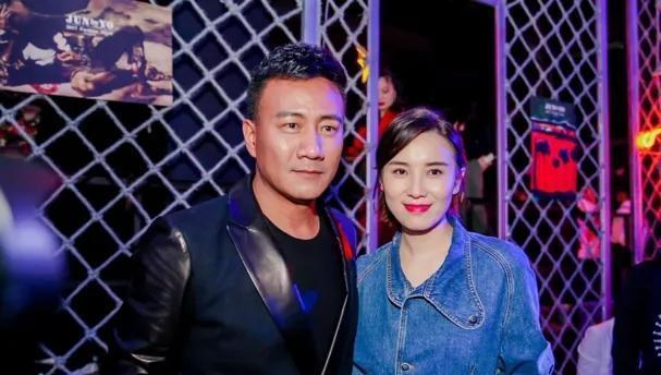 一次拍摄，萨日娜对宋佳说：“你这角色拍出来肯定会被观众骂。”宋佳急了：“那怎么办