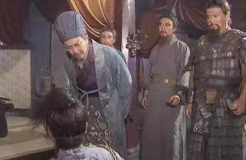 蜀汉建兴六年，诸葛亮兵出祁山，任命马谡为先锋，与魏将张郃战于街亭，马谡兵败，诸葛