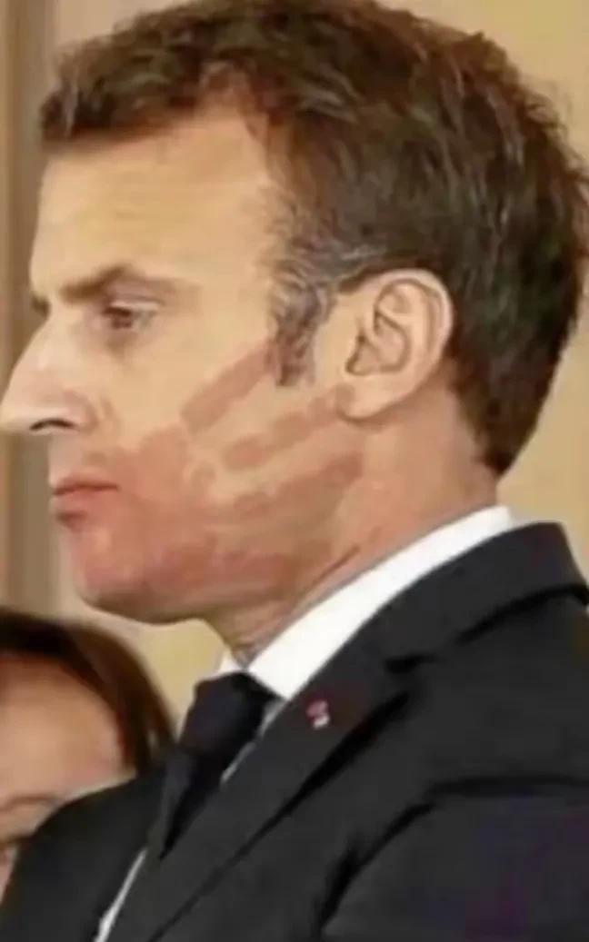 法国总统小马哥真丢人啊，大老婆真是一点不给小老公面子啊[大笑][大笑][大笑][