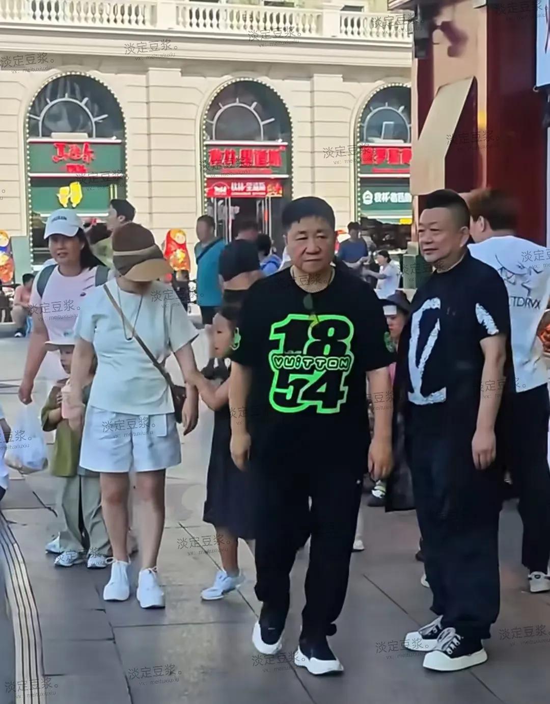 嘛呀！很长时间没看到“刘大脑袋”扮演者刘流了，记得他在“本山集团”时可红了，感觉