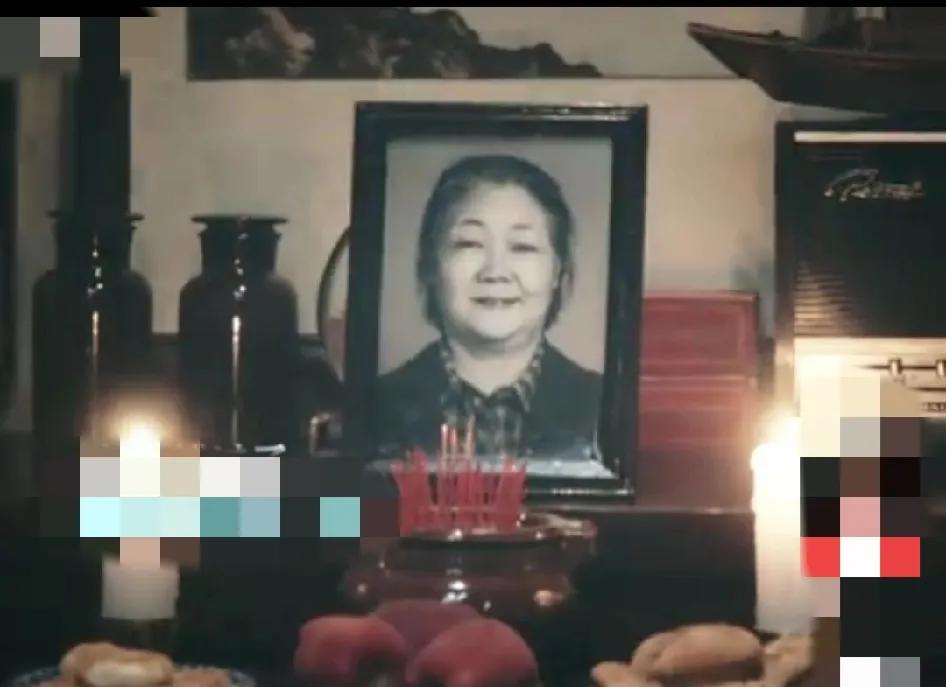 8.《北上》。马思艺为了捞进局子的谢望和，出去找有钱的同学借钱。马奶奶却突然脑溢