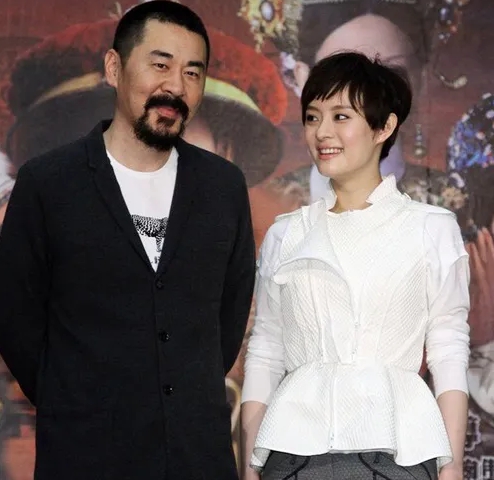 2011年，郑晓龙花了7000万打造《甄嬛传》，开拍第一天，陈建斌就对孙俪有点不