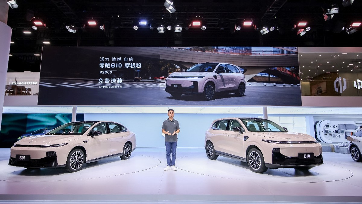 零跑B01万台交付 B10摩根粉亮相 智造全球化再加速