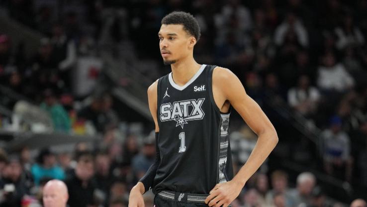 文班第一！美记排25岁以下top10，两人入选引争议，网友为一人鸣不平