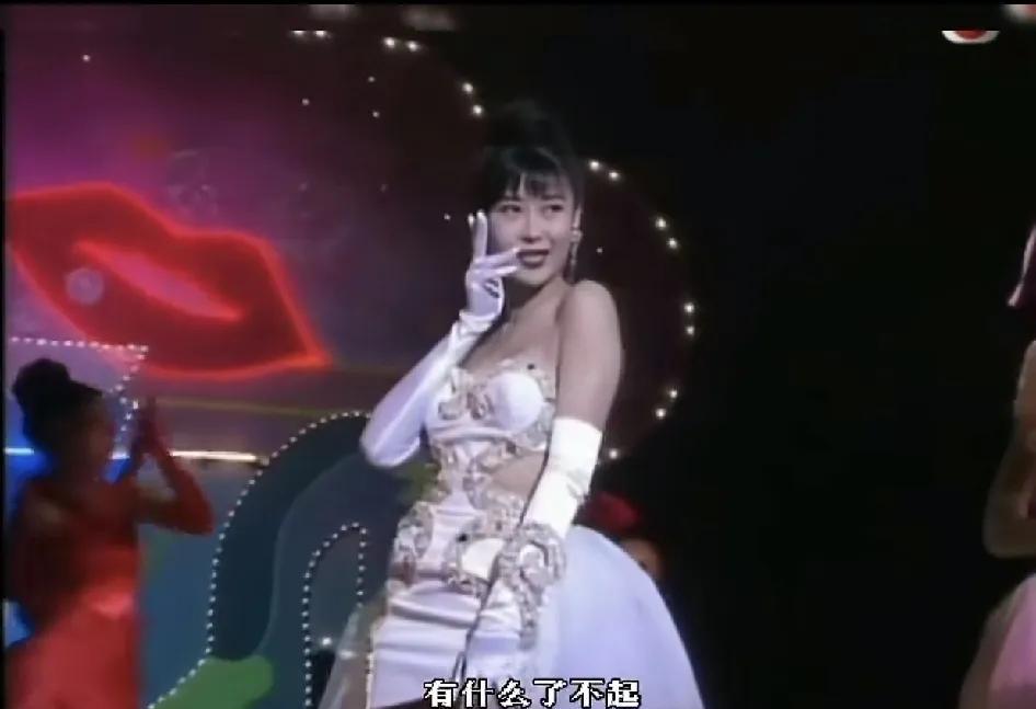 刷到很多年前叶玉卿和王菲同台表演《卡门》，且歌且舞，争奇斗艳，各领风骚。这两人放