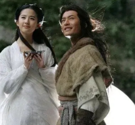 2006年，张纪中翻牌《神雕侠侣》时，原定的想法是想找谢霆锋演杨过，但谢霆锋片酬