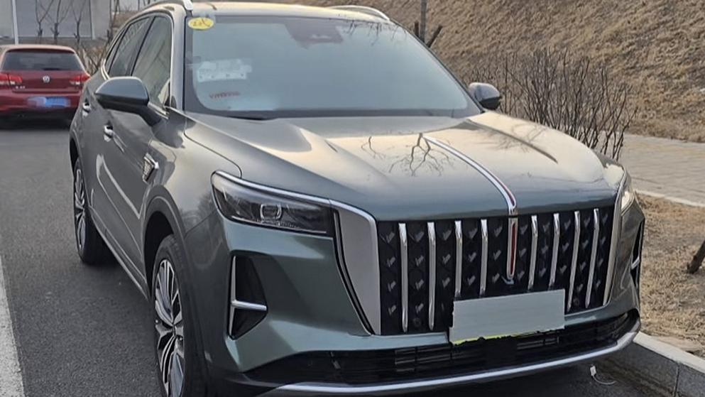 新款红旗HS5现身，外观细节调整，换装全新风格内饰，搭2.0T动力