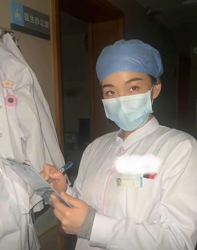 你以为我会想上班那样惯着你么？？？