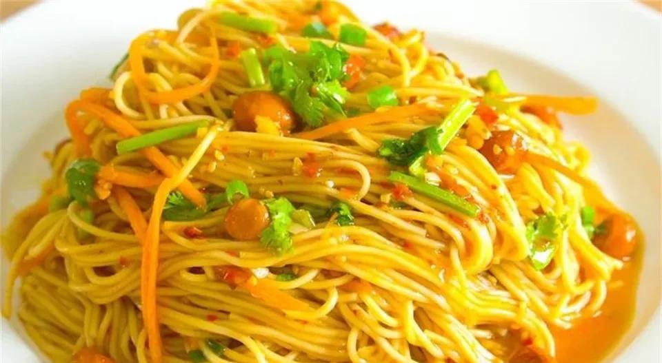 为了照顾怀孕儿媳的饮食起居，我在二十天的时间里，快速蜕变成为大厨。
只要儿媳说出