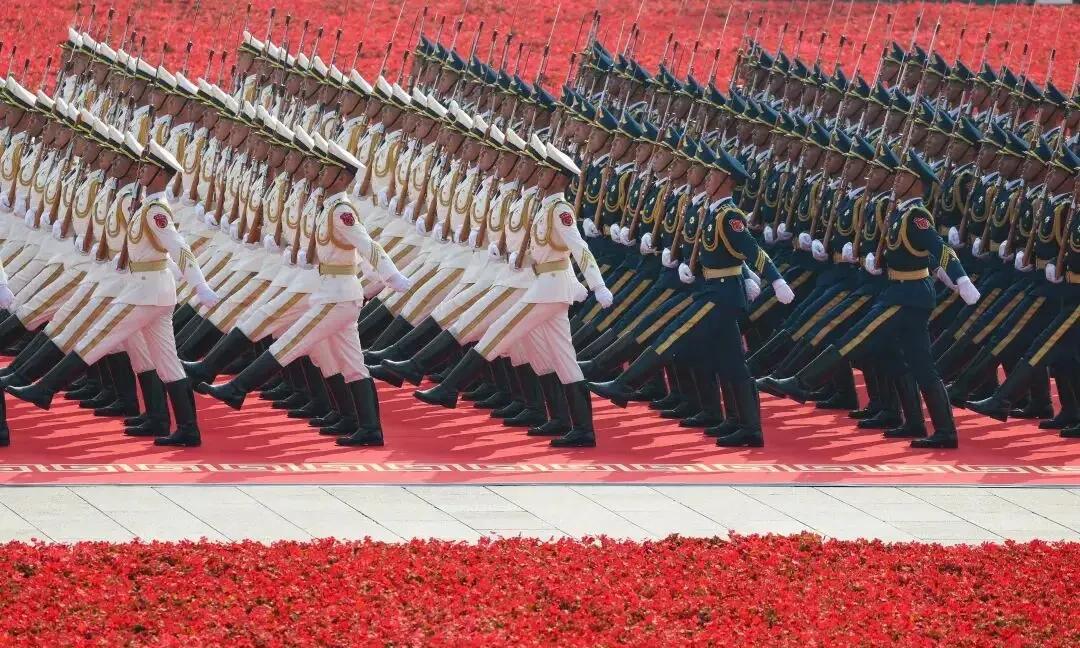 #看九三阅兵你最大的感受是什么#
9月3日的屏幕前，我和千万人一起屏息——当三军