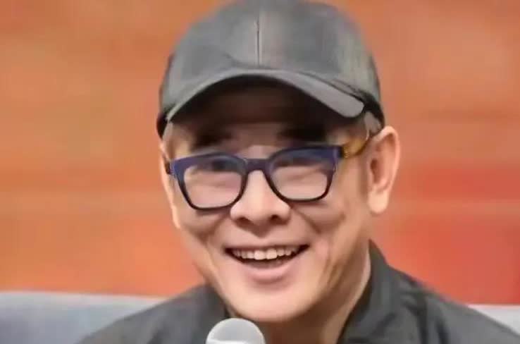 不老神颜！成龙老了，李连杰老了，而69岁的他看起来却像39岁