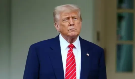 特朗普发出最后通牒：若放弃克里米亚，战争可立即停火
在美乌峰会前夕，特朗普18日