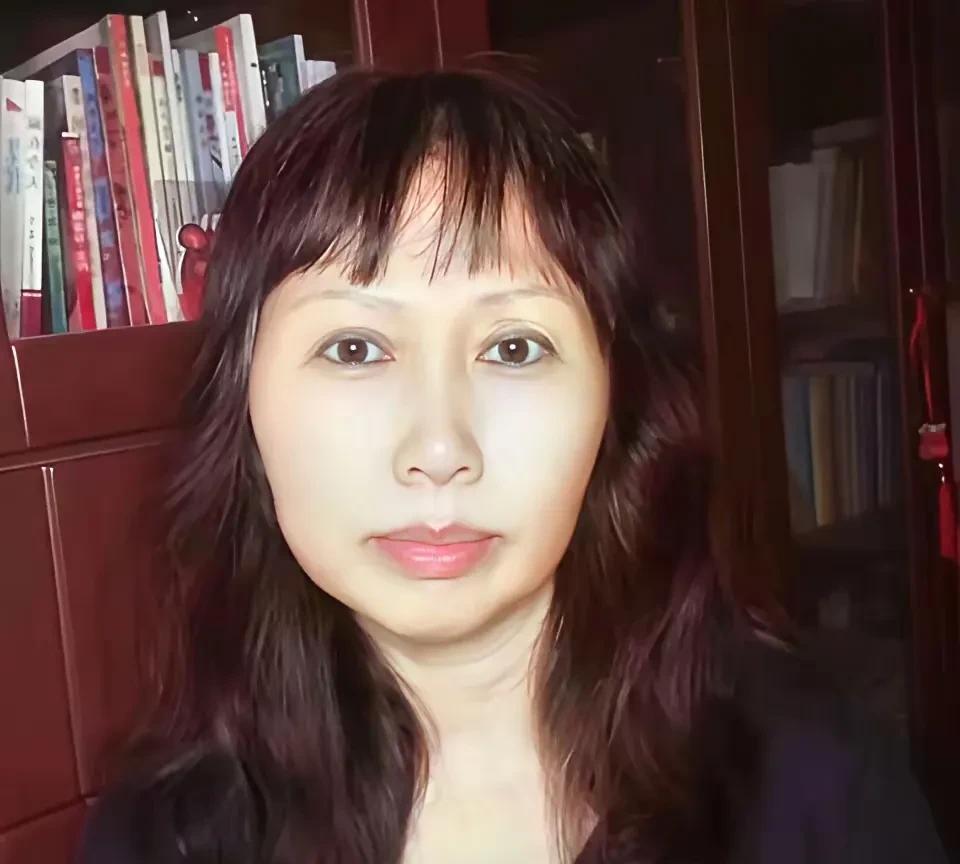 经常看到有人说素老三，刚刚还有人说她写的都是鸡零狗碎，装个空调写三天，为什么给那