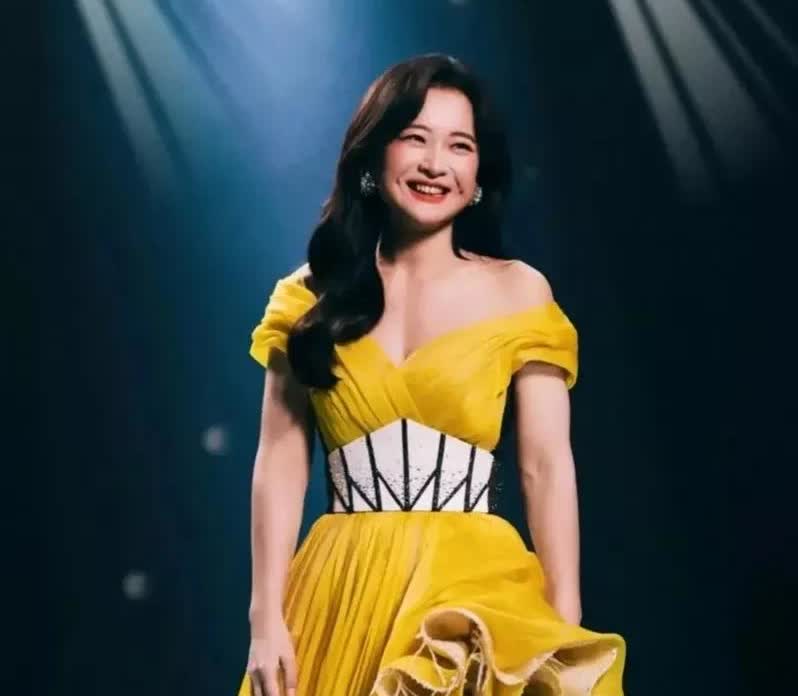 贾玲已经很难再步入婚姻了，
原因其实非常简单，不是因为她年龄大，

也不是